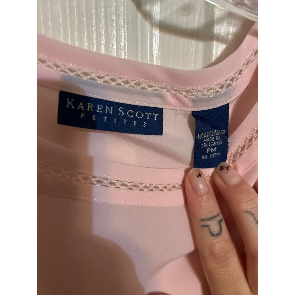 Karen Scott Petites Pink Sleeveless Blouse Crochet Trim Round Neck PM Petite M - Picture 2 of 3